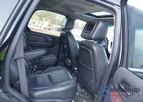 2013 Cadillac Escalade Luxury z USA, uszkodzony, nr VIN 1GYS3BEF0DR200347